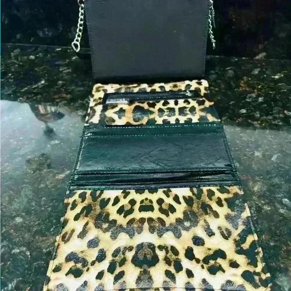 MICHE TESS interchangeable purse. With leopard print cover. 8x6” shoulder bag - Picture 9 of 10